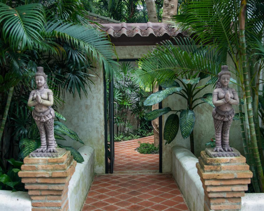 Baanpong Lodge San Kamphaeng Екстер'єр фото