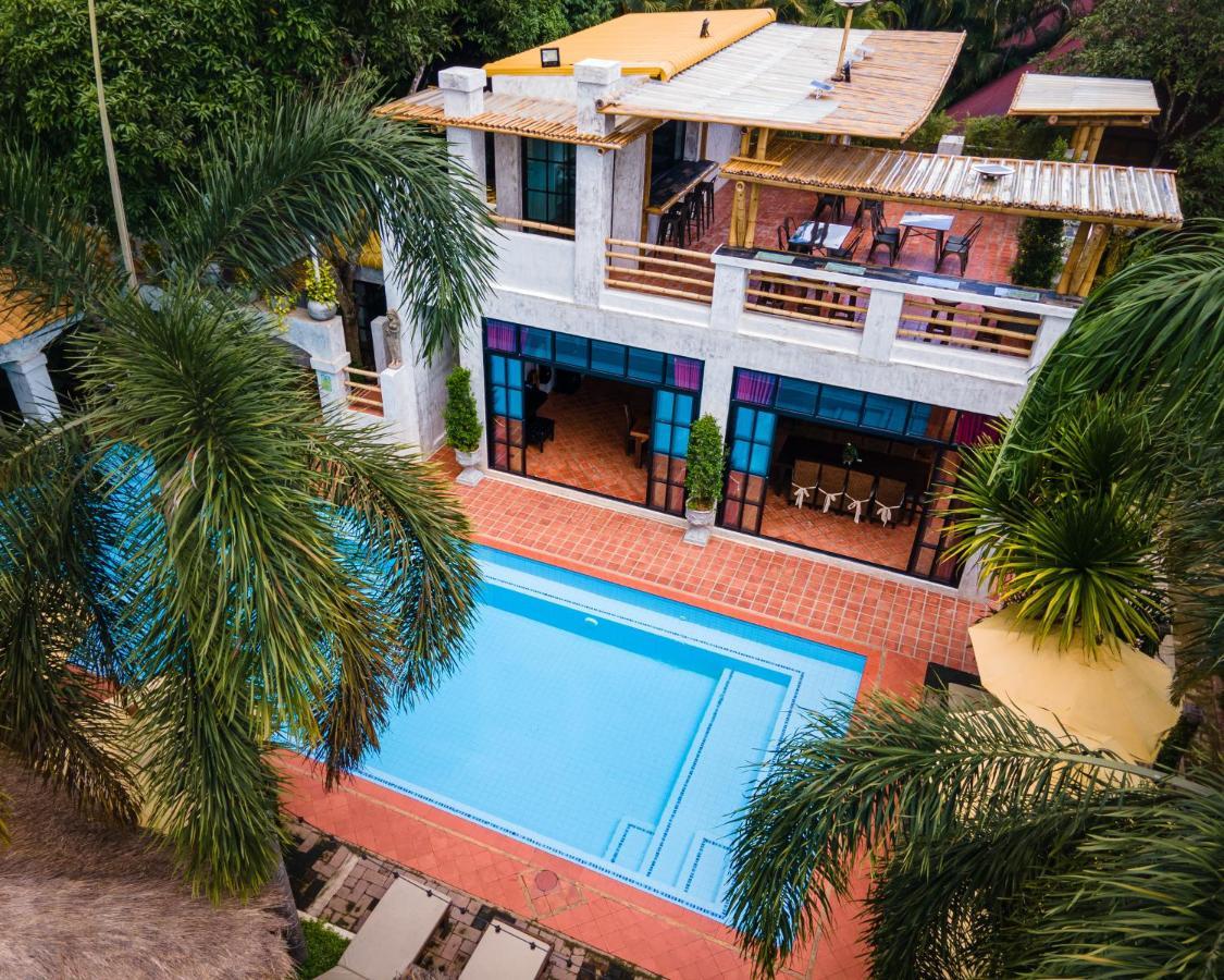 Baanpong Lodge San Kamphaeng Екстер'єр фото