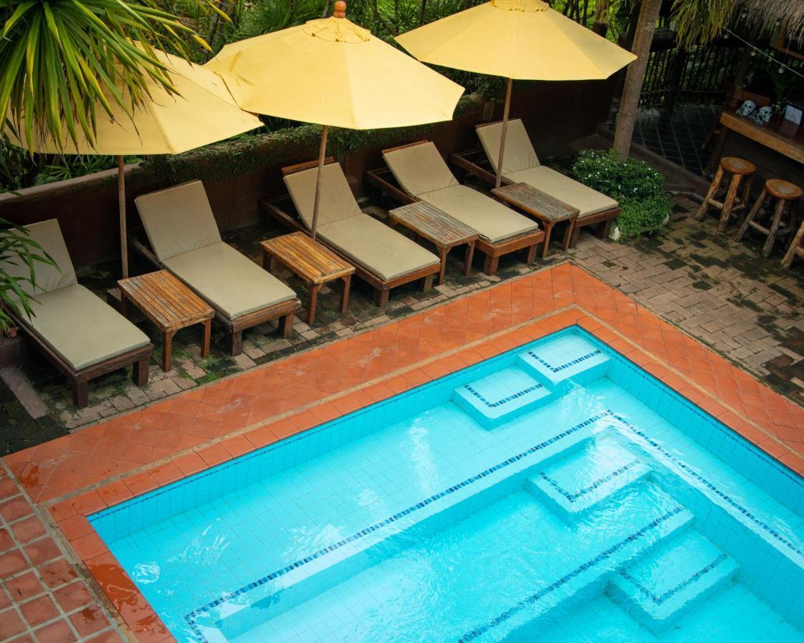 Baanpong Lodge San Kamphaeng Екстер'єр фото