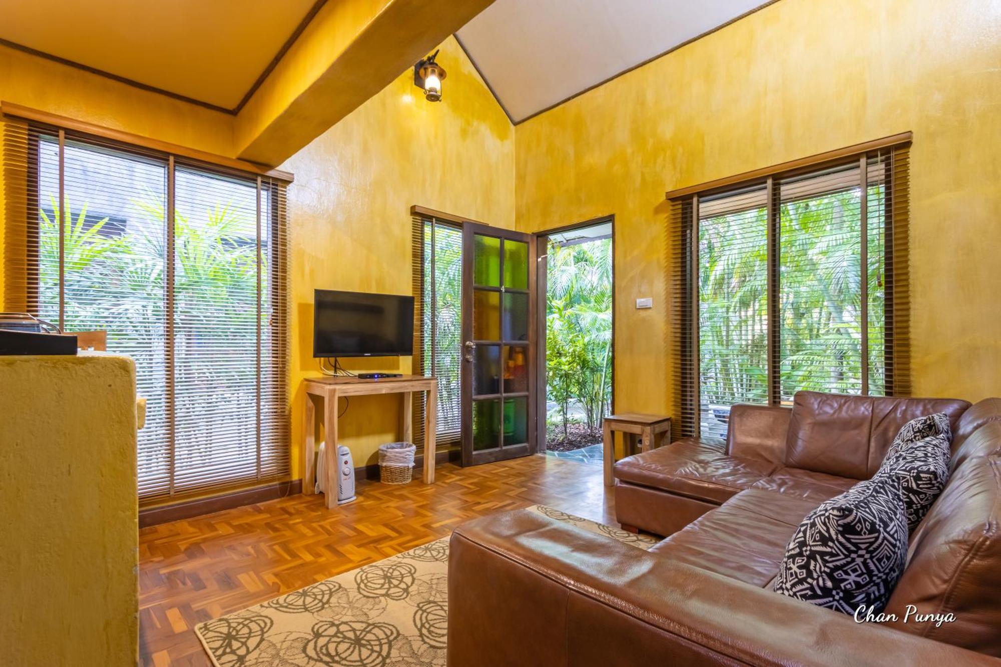 Baanpong Lodge San Kamphaeng Екстер'єр фото