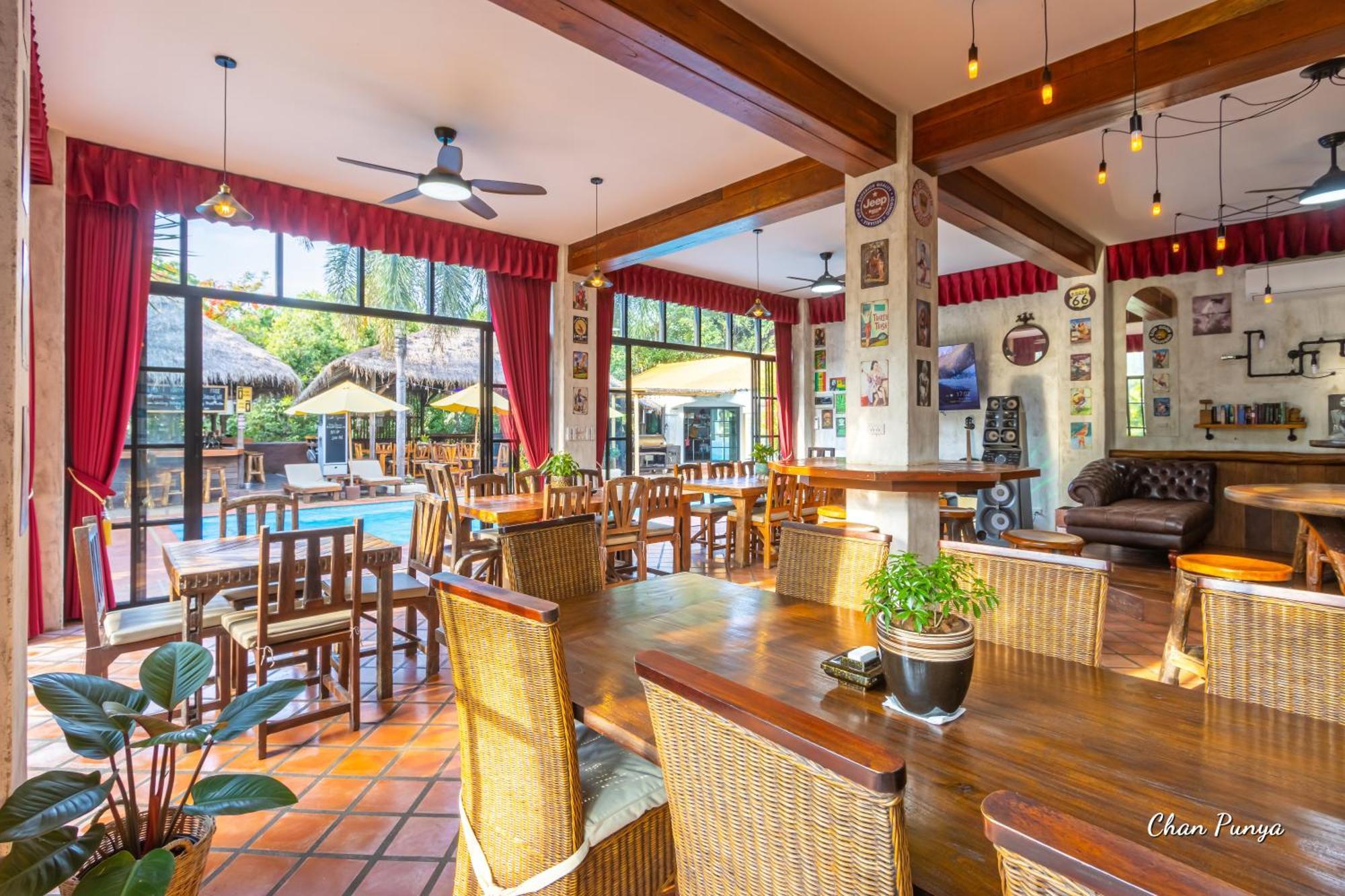 Baanpong Lodge San Kamphaeng Екстер'єр фото