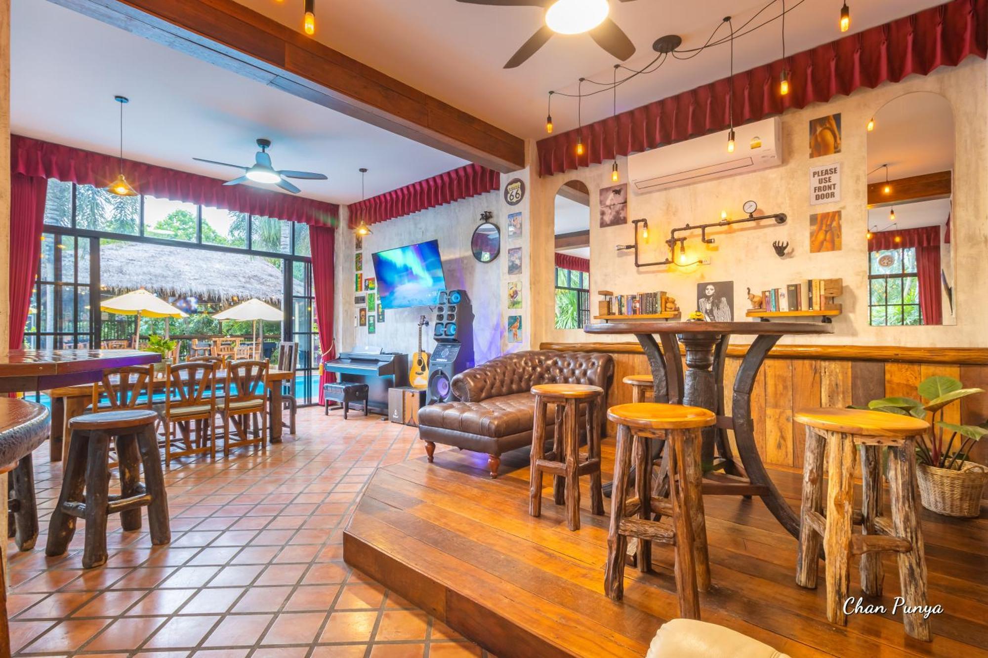Baanpong Lodge San Kamphaeng Екстер'єр фото