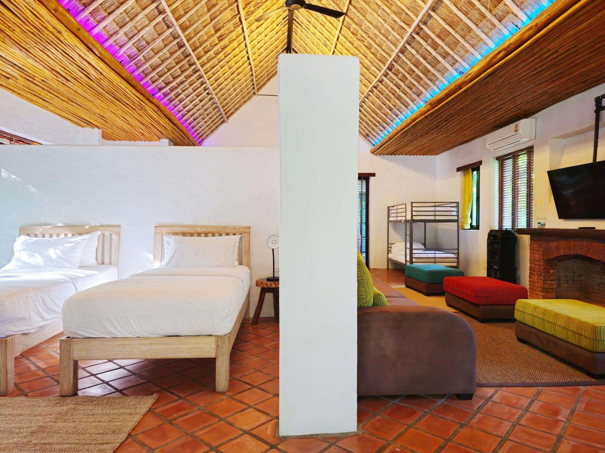 Baanpong Lodge San Kamphaeng Екстер'єр фото
