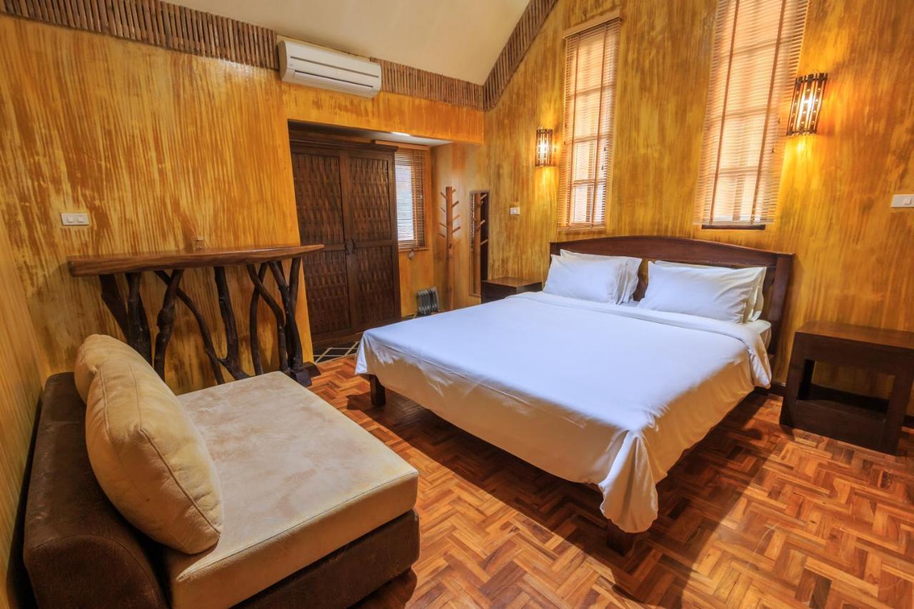 Baanpong Lodge San Kamphaeng Екстер'єр фото
