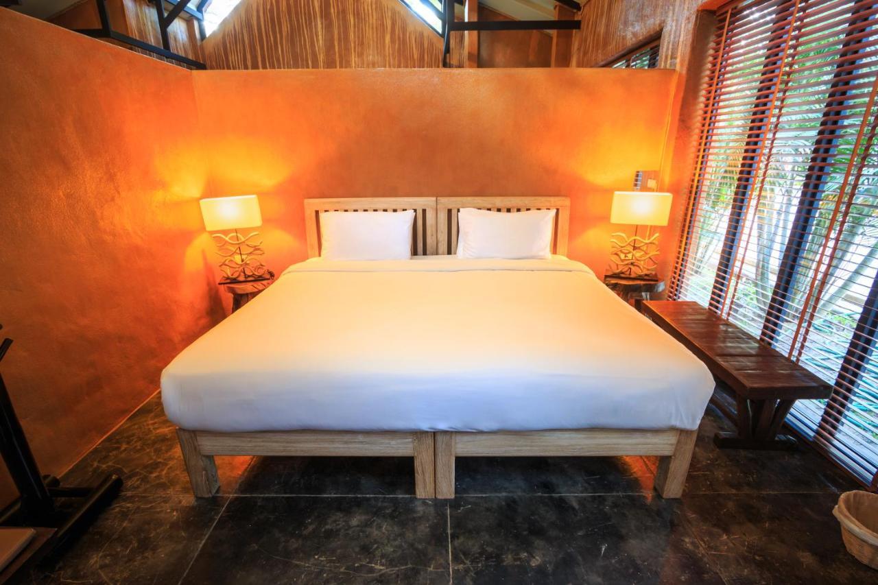 Baanpong Lodge San Kamphaeng Екстер'єр фото